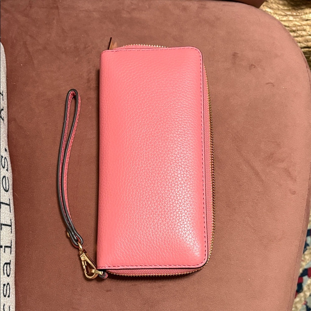 Michael Kors Vibrant Pink Wallet - Picture 5 of 5